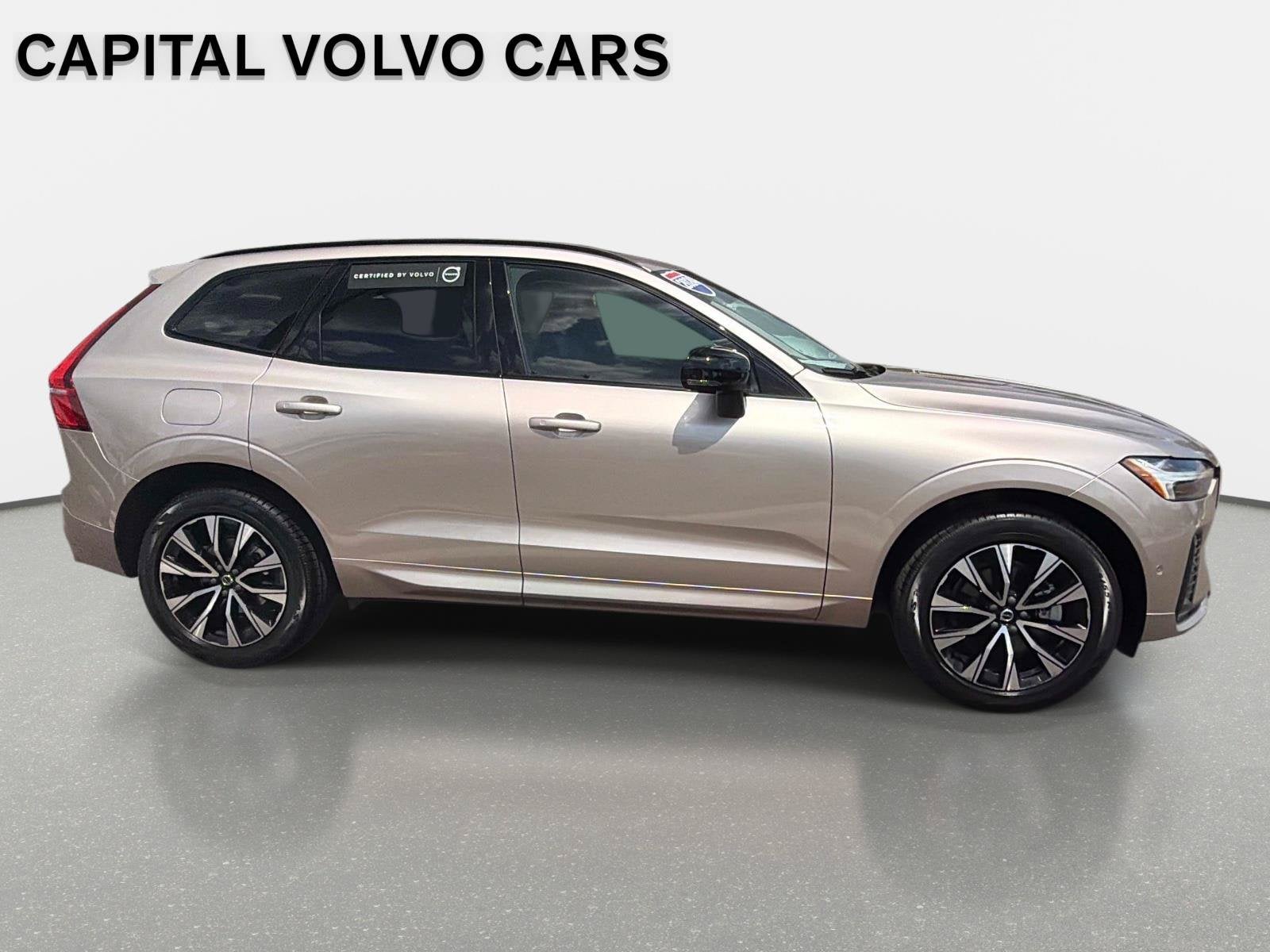2024 Volvo XC60 Plus Dark Theme