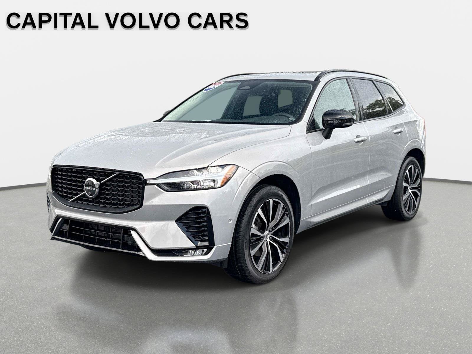 2024 Volvo XC60 Plus Dark Theme