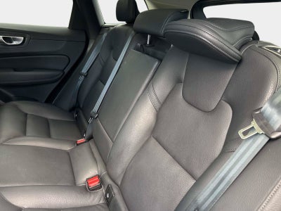 2024 Volvo XC60 Plus Dark Theme