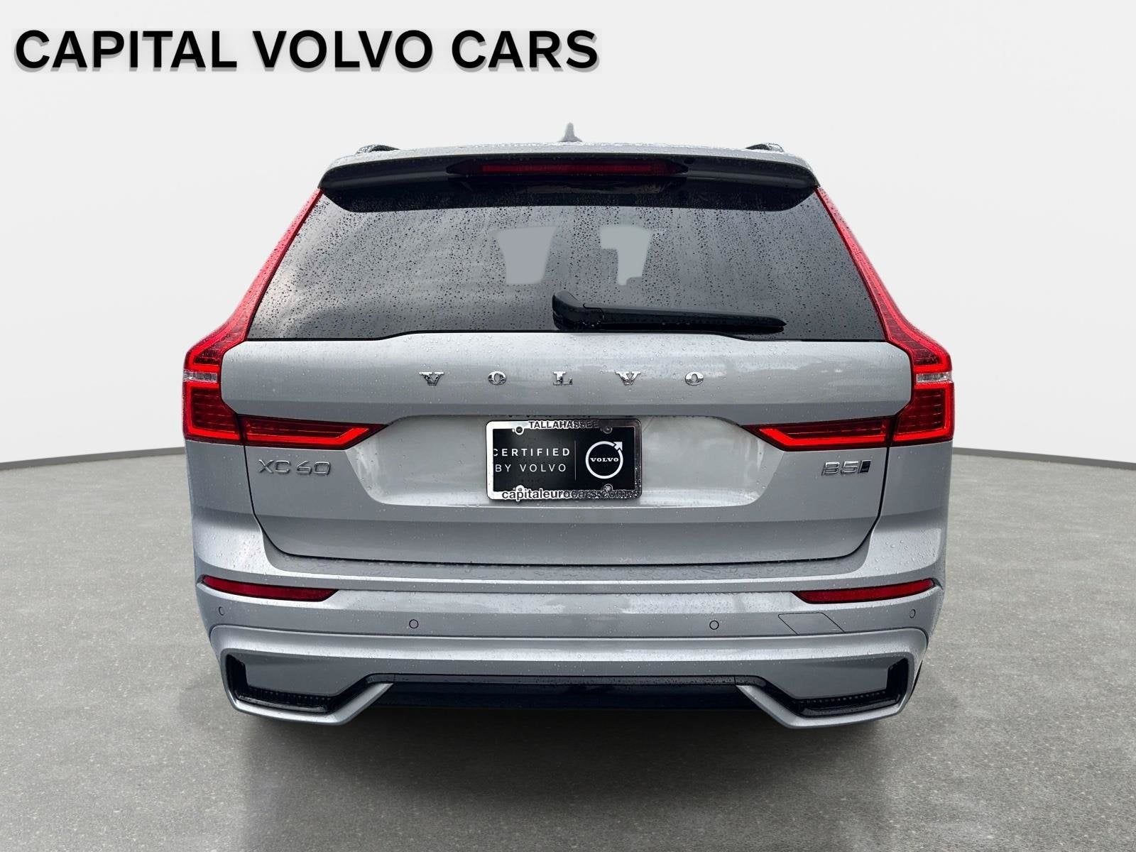 2024 Volvo XC60 Plus Dark Theme