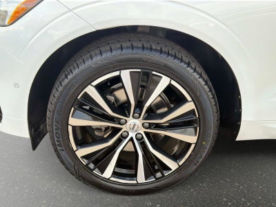 2024 Volvo XC60 Plus Dark Theme
