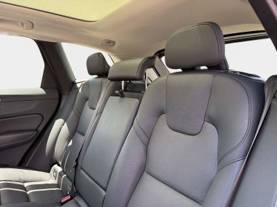 2024 Volvo XC60 Plus Dark Theme