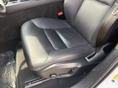 2024 Volvo XC60 Plus Dark Theme