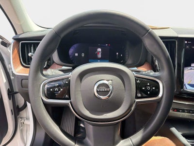 2024 Volvo XC60 Plus Dark Theme