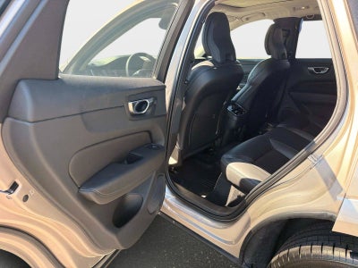 2024 Volvo XC60 Ultimate Dark Theme