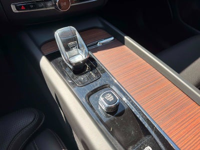 2024 Volvo XC60 Ultimate Dark Theme