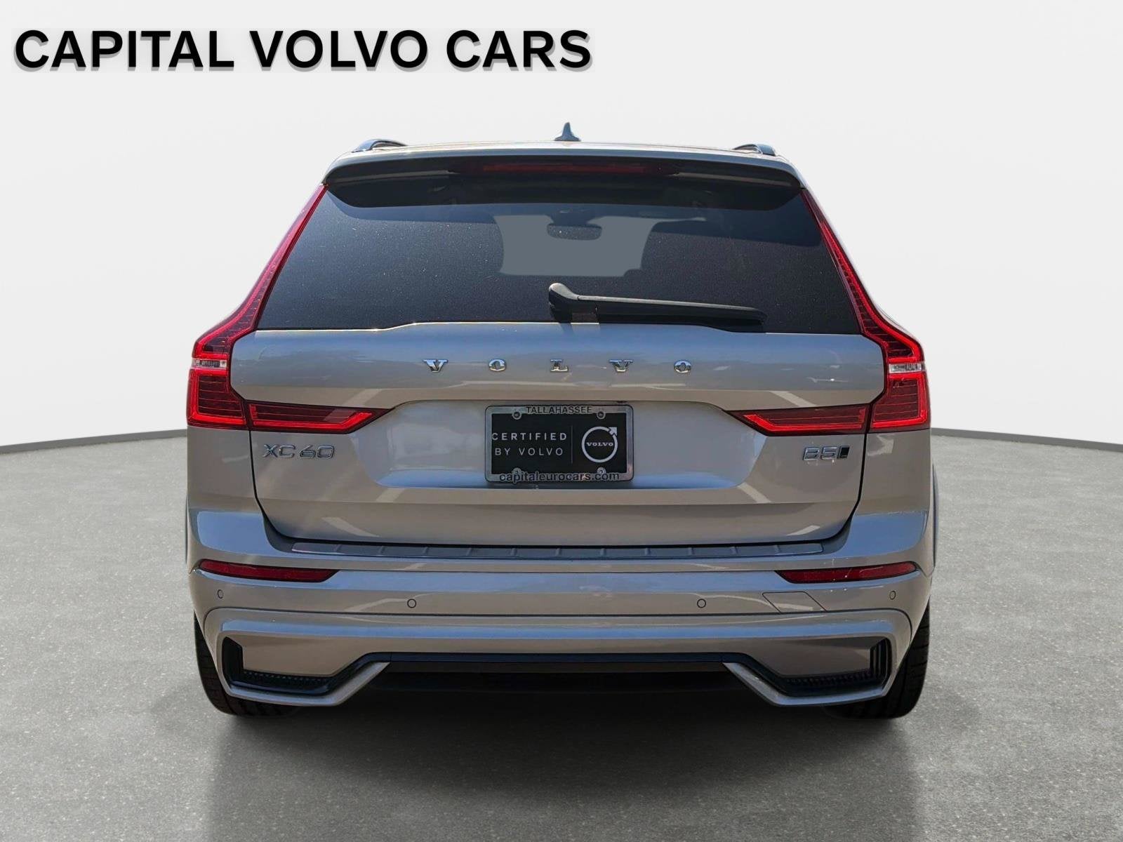 2024 Volvo XC60 Ultimate Dark Theme