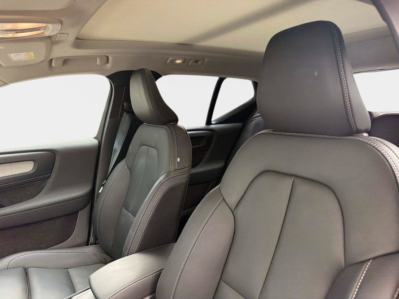 2026 Volvo XC40 Plus