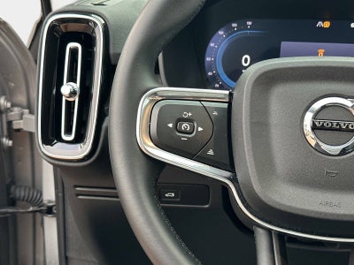 2025 Volvo XC40 Plus Bright Theme