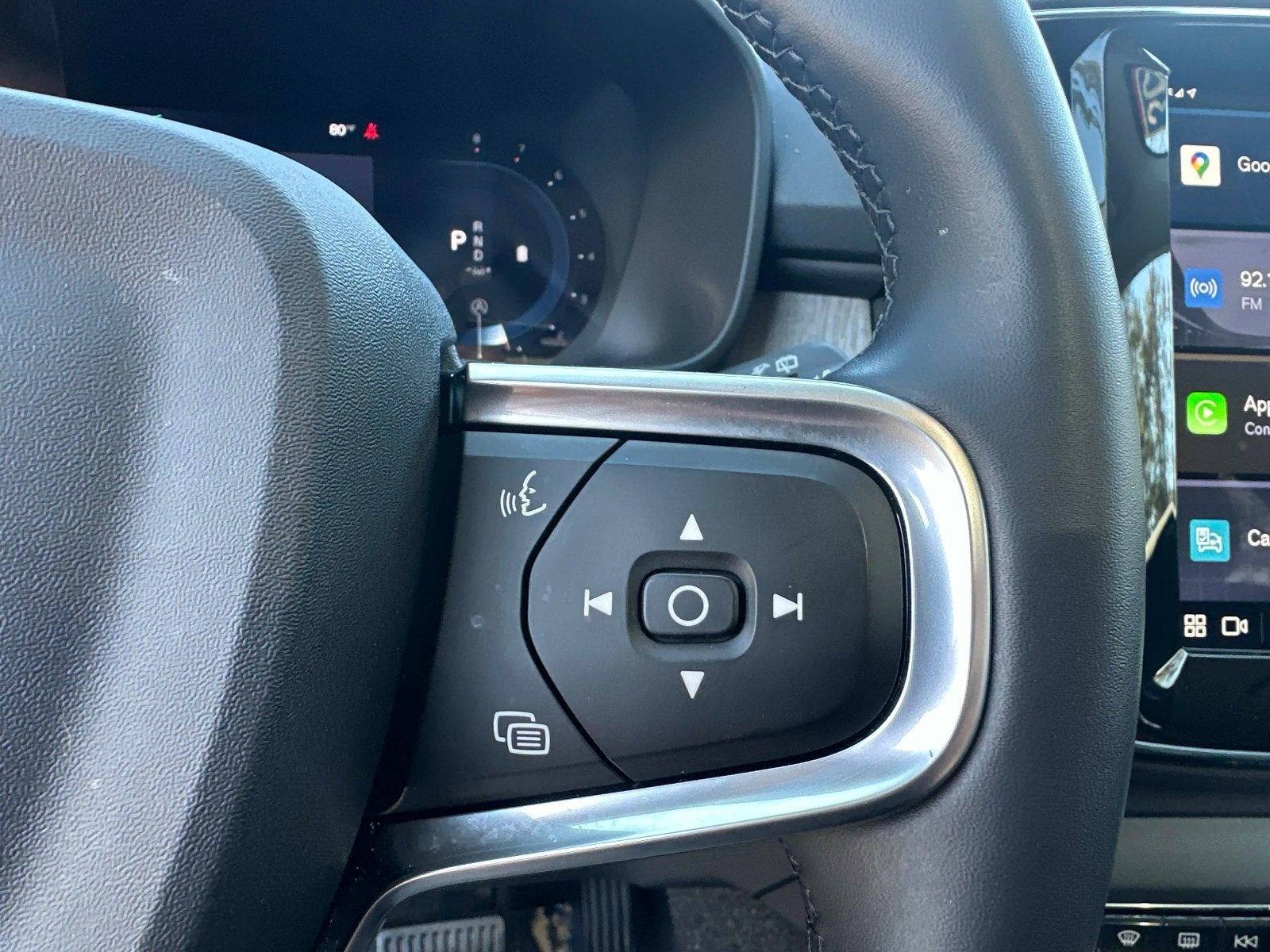 2025 Volvo XC40 Core Bright Theme