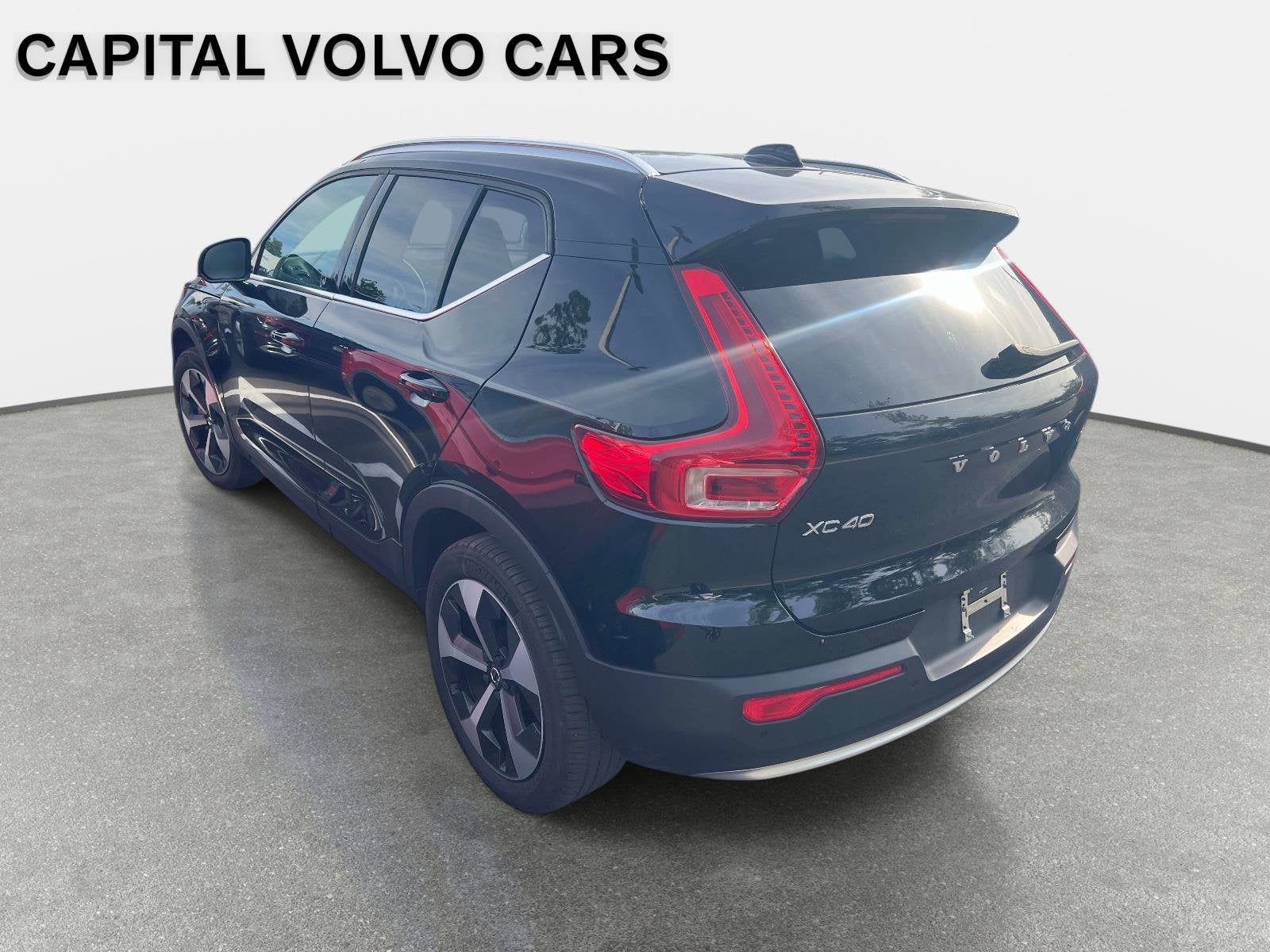 2025 Volvo XC40 Core Bright Theme