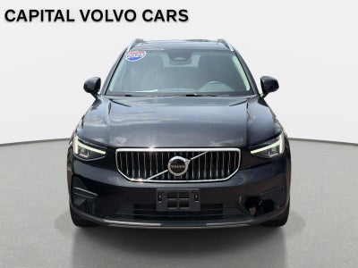 2025 Volvo XC40 Core Bright Theme
