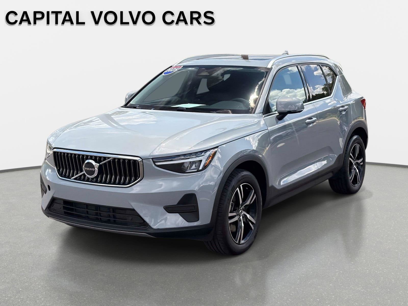 2025 Volvo XC40 Core Bright Theme