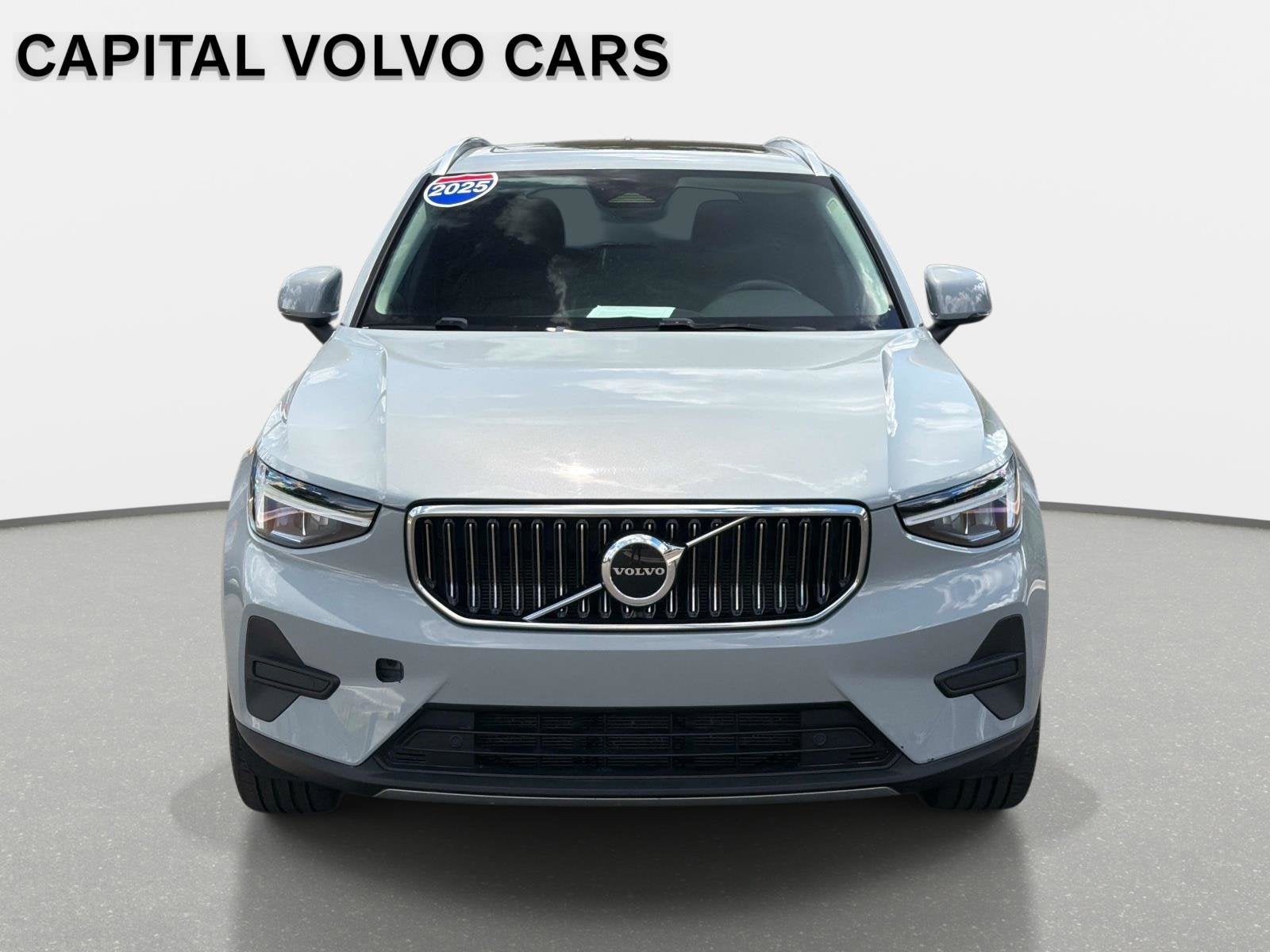 2025 Volvo XC40 Core Bright Theme