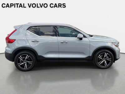 2025 Volvo XC40 Core Bright Theme
