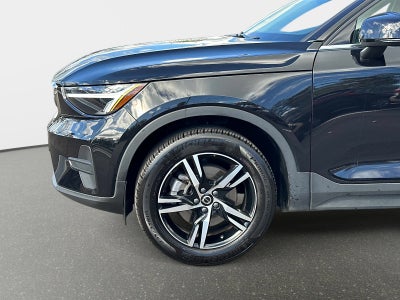 2025 Volvo XC40 Core Bright Theme