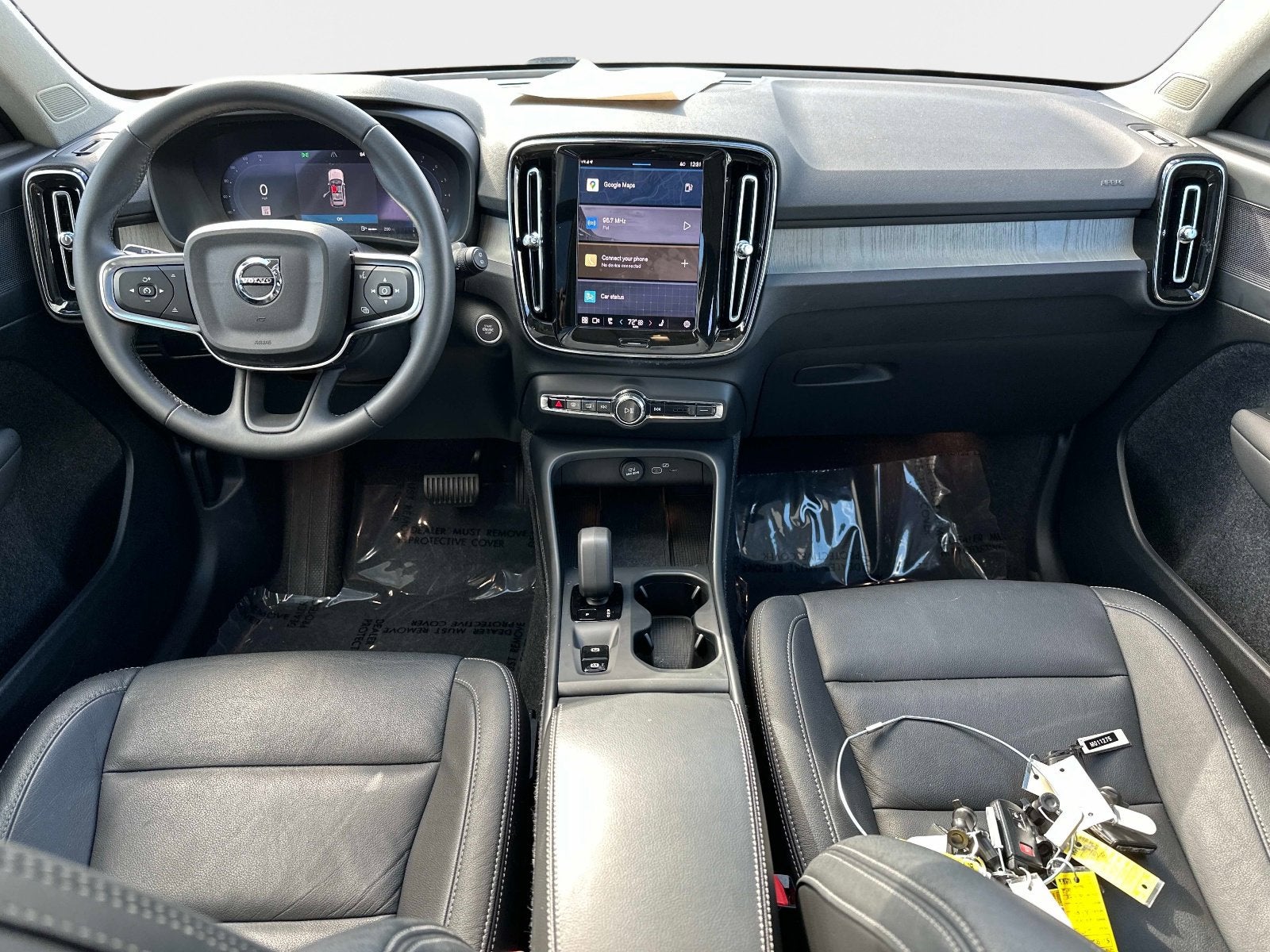 2025 Volvo XC40 Core Bright Theme