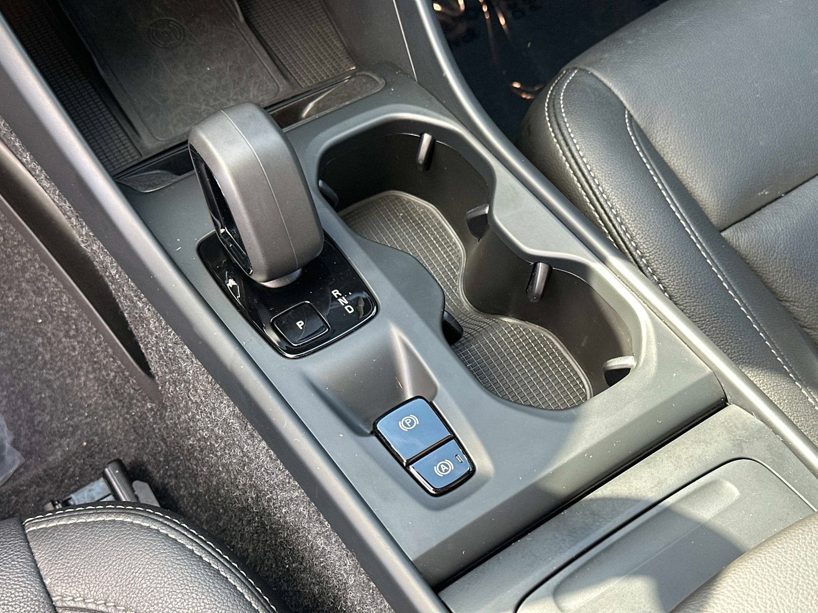 2025 Volvo XC40 Core Bright Theme