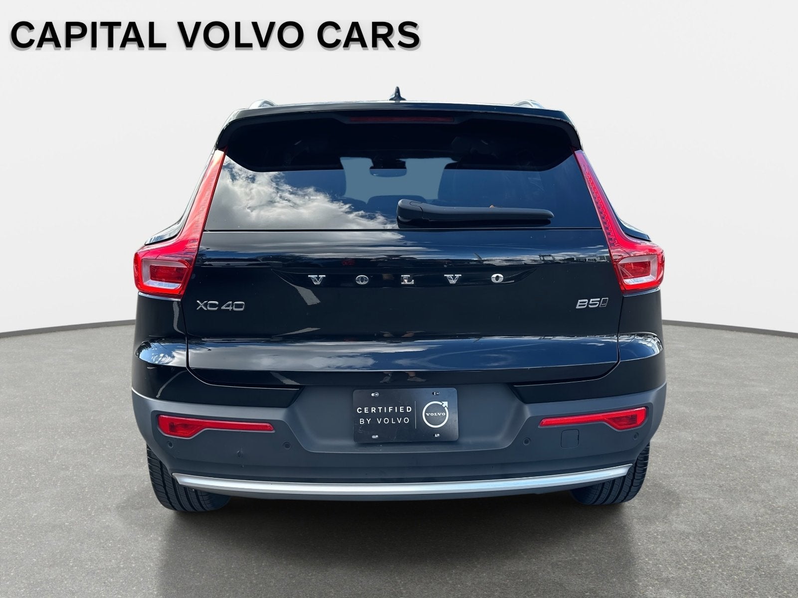 2025 Volvo XC40 Core Bright Theme
