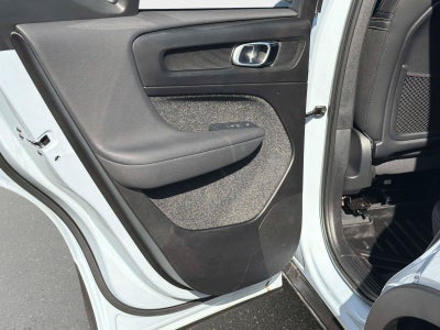 2024 Volvo XC40 Plus Dark Theme