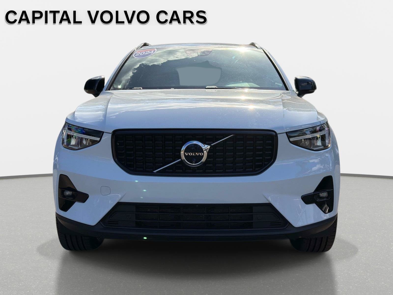 2024 Volvo XC40 Plus Dark Theme