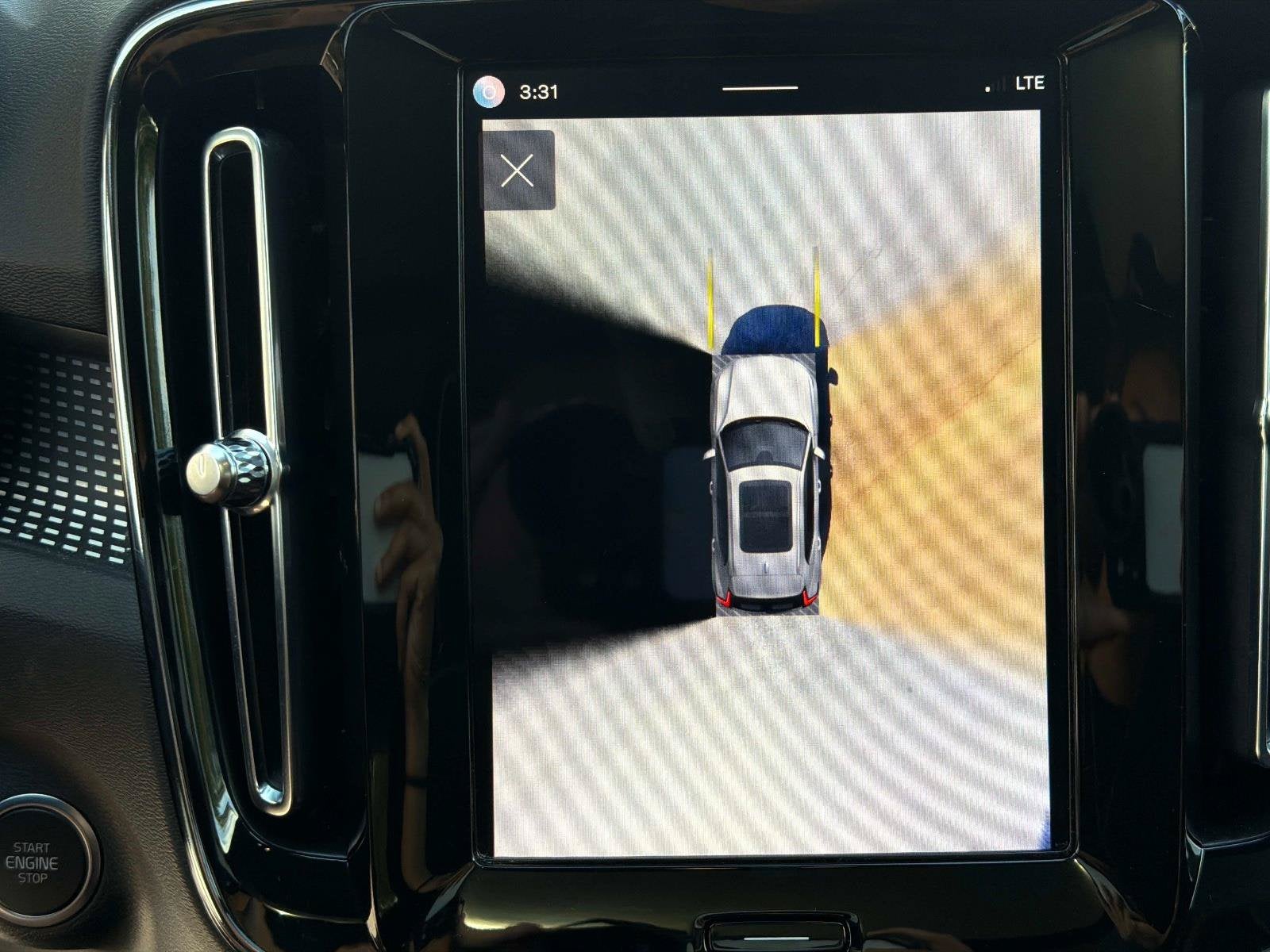 2024 Volvo XC40 Plus Dark Theme