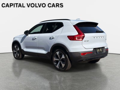 2024 Volvo XC40 Plus Dark Theme