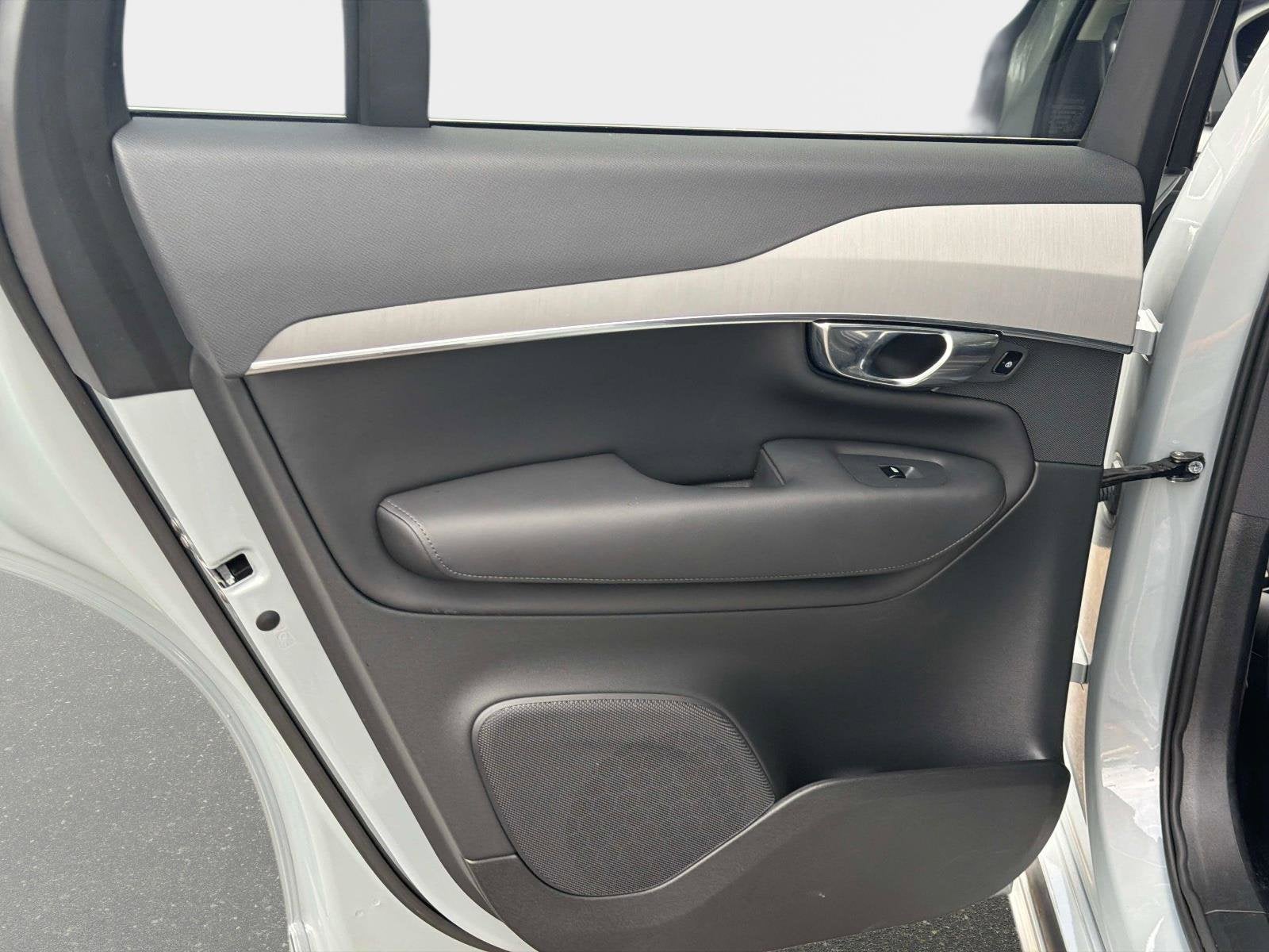 2025 Volvo XC90 Core