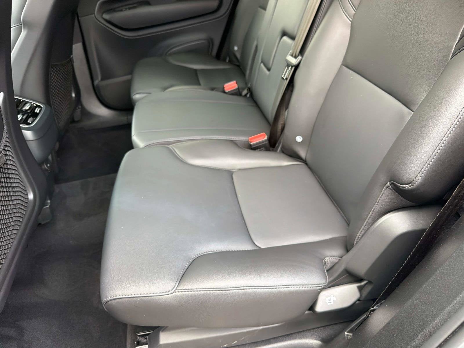 2025 Volvo XC90 Core