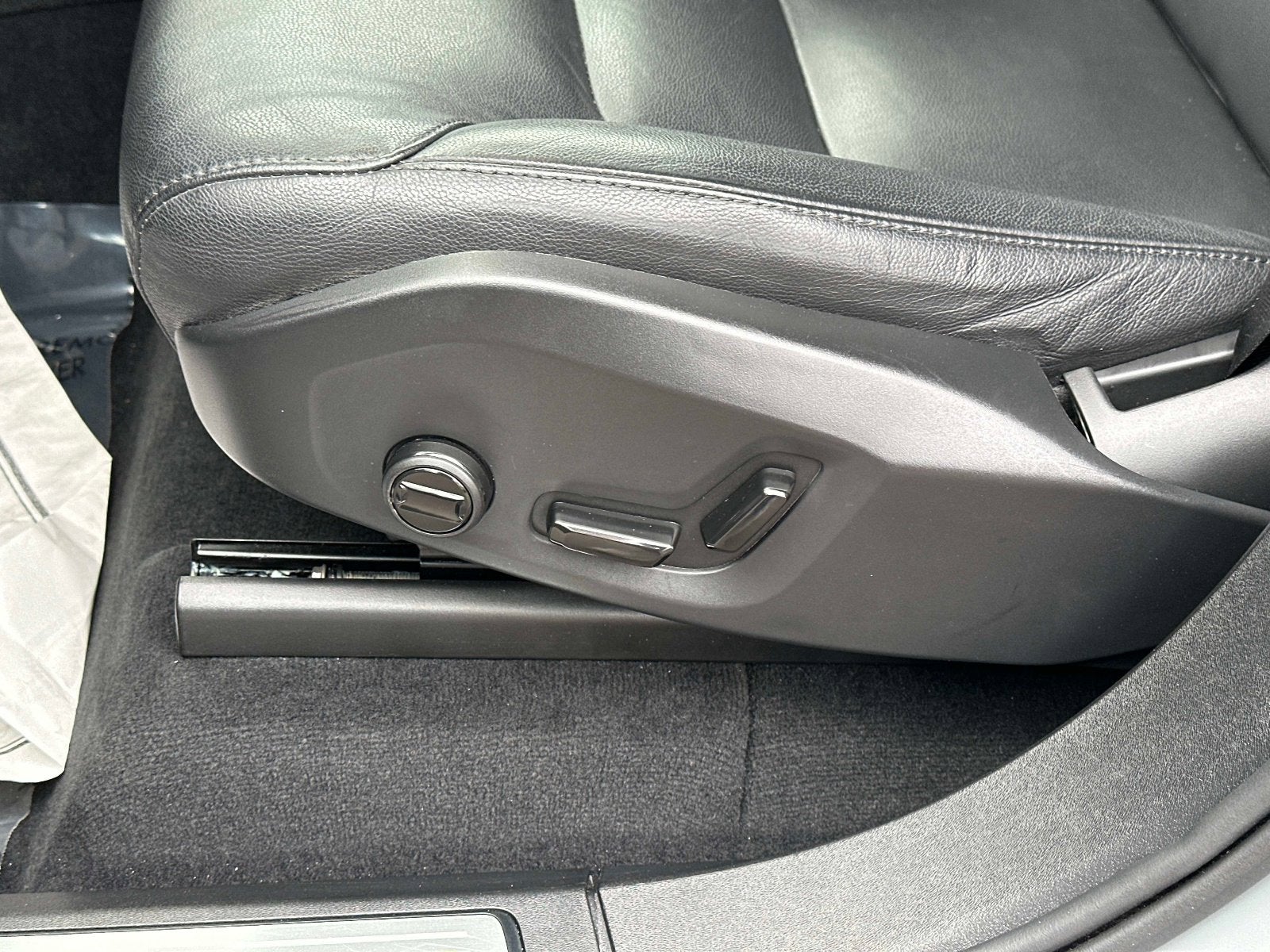 2025 Volvo XC90 Core