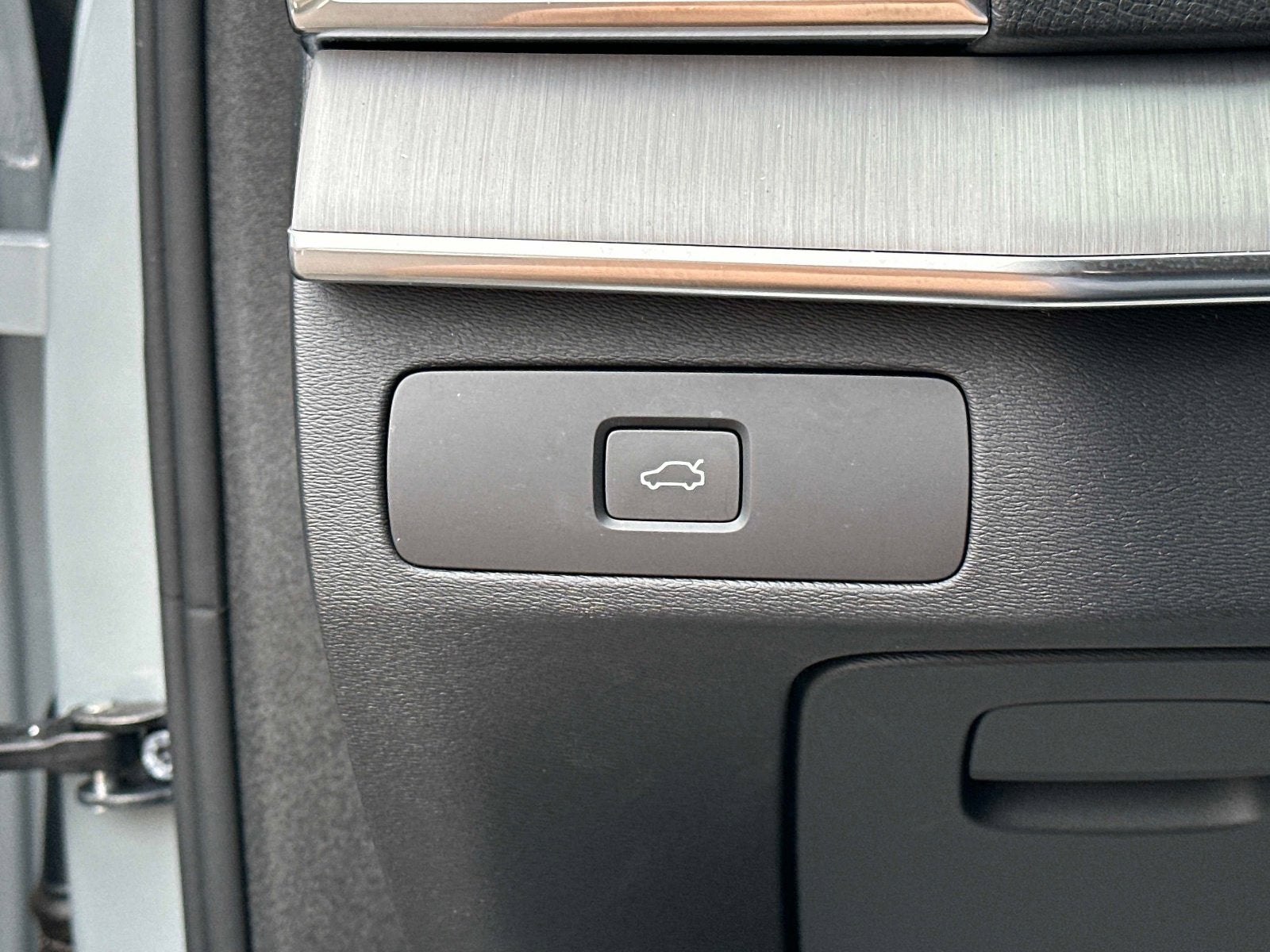 2025 Volvo XC90 Core