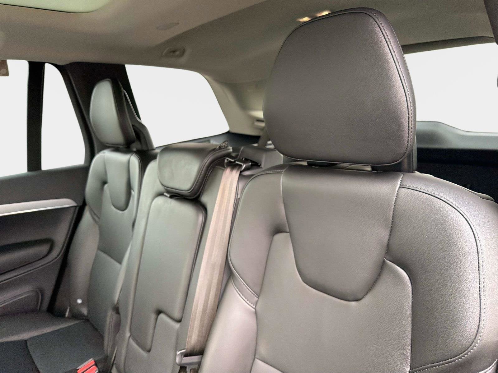 2025 Volvo XC90 Core