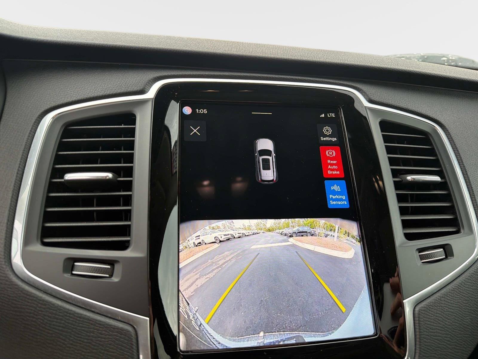 2025 Volvo XC90 Core
