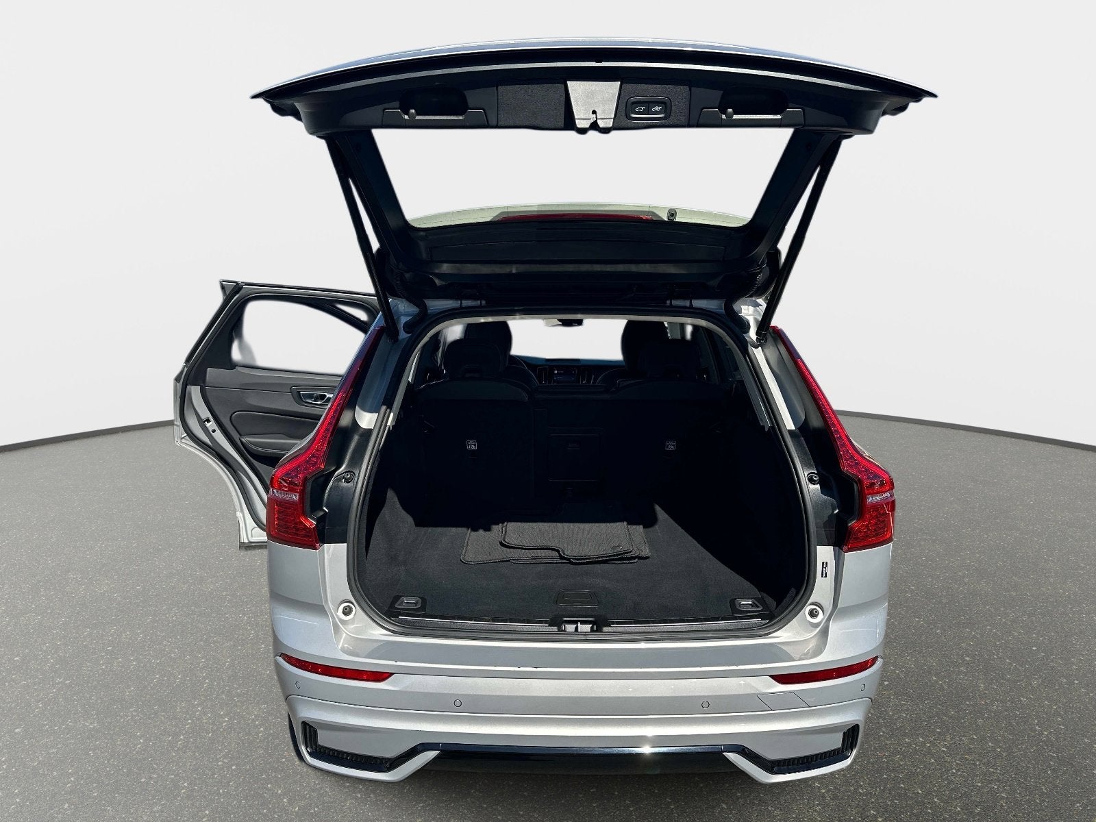 2025 Volvo XC60 Plus