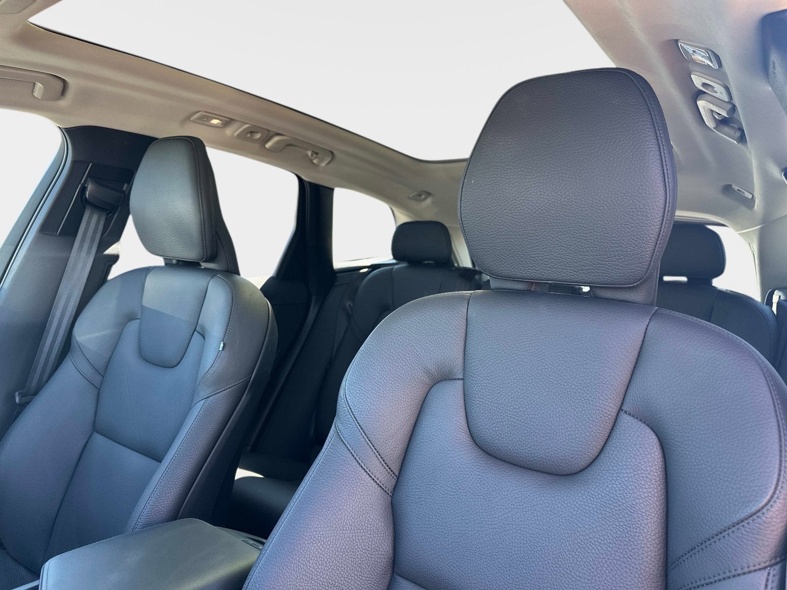 2025 Volvo XC60 Plus