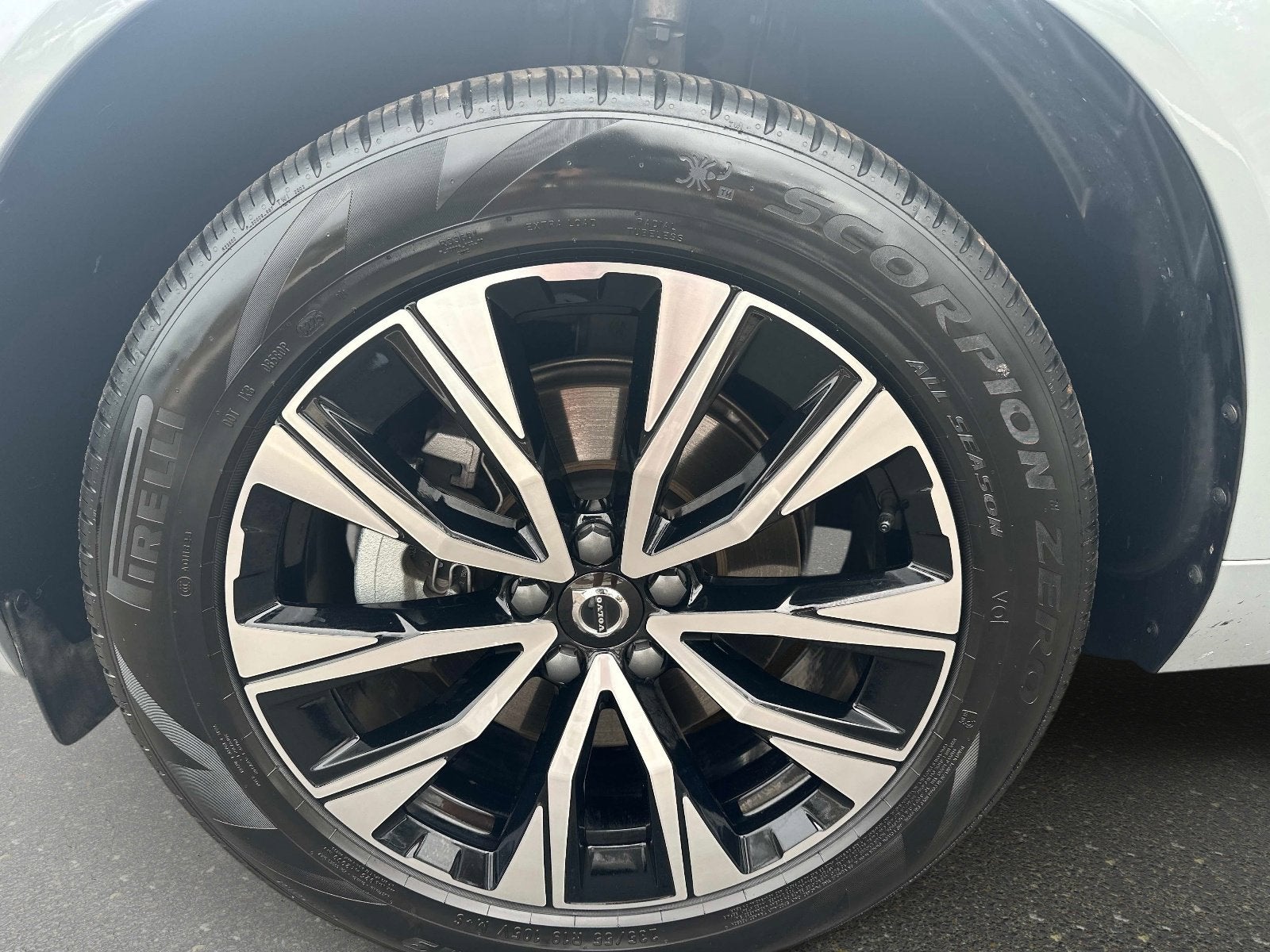 2025 Volvo XC60 Plus