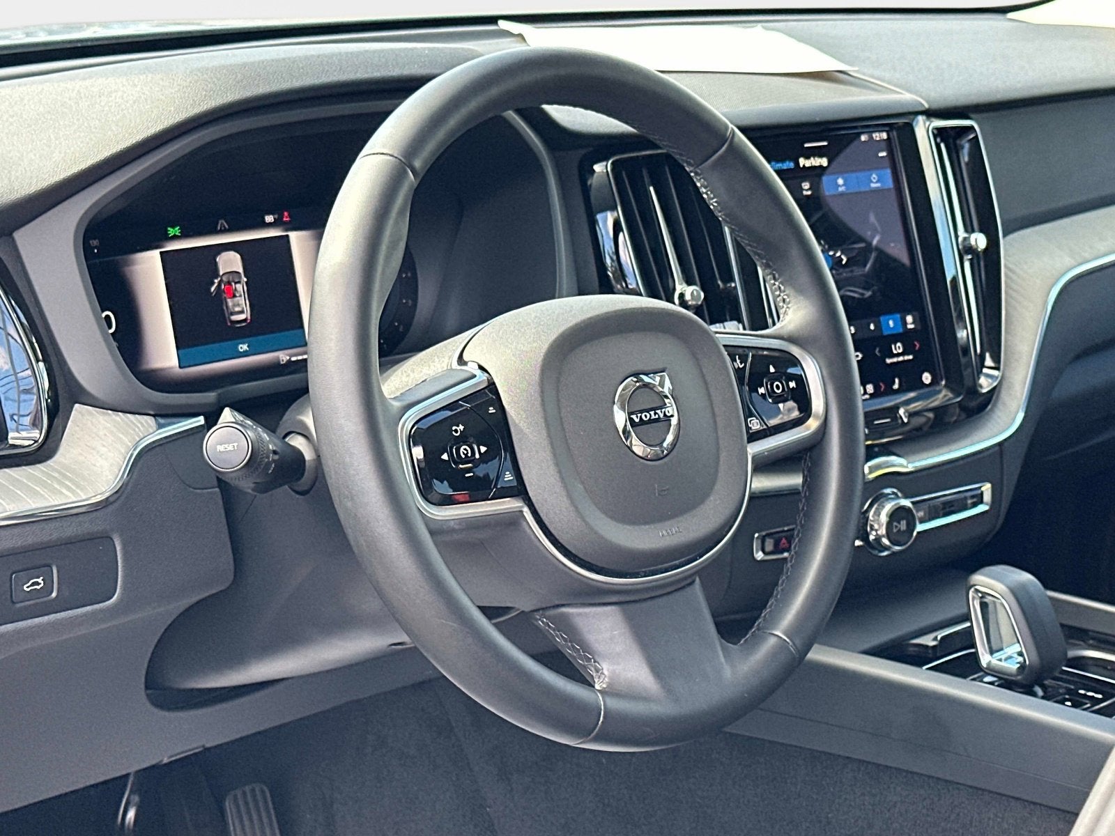 2025 Volvo XC60 Plus