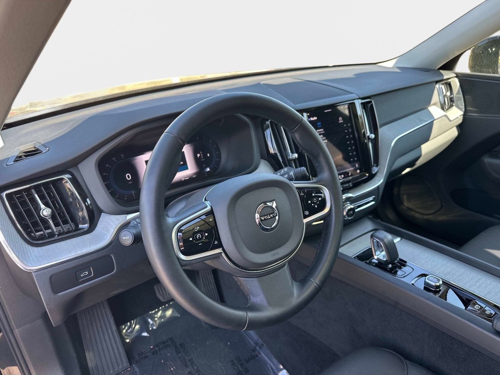 2025 Volvo XC60 Plus