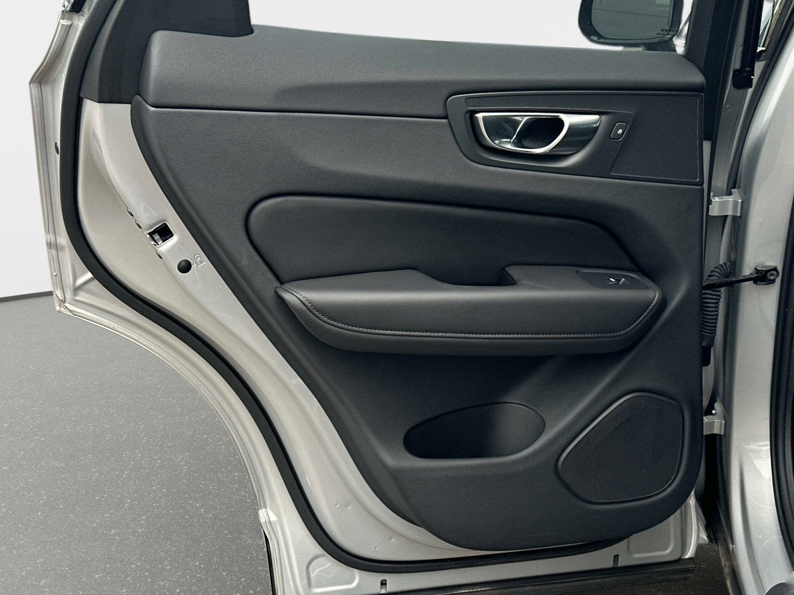 2025 Volvo XC60 Plus