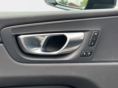 2025 Volvo XC60 Plus