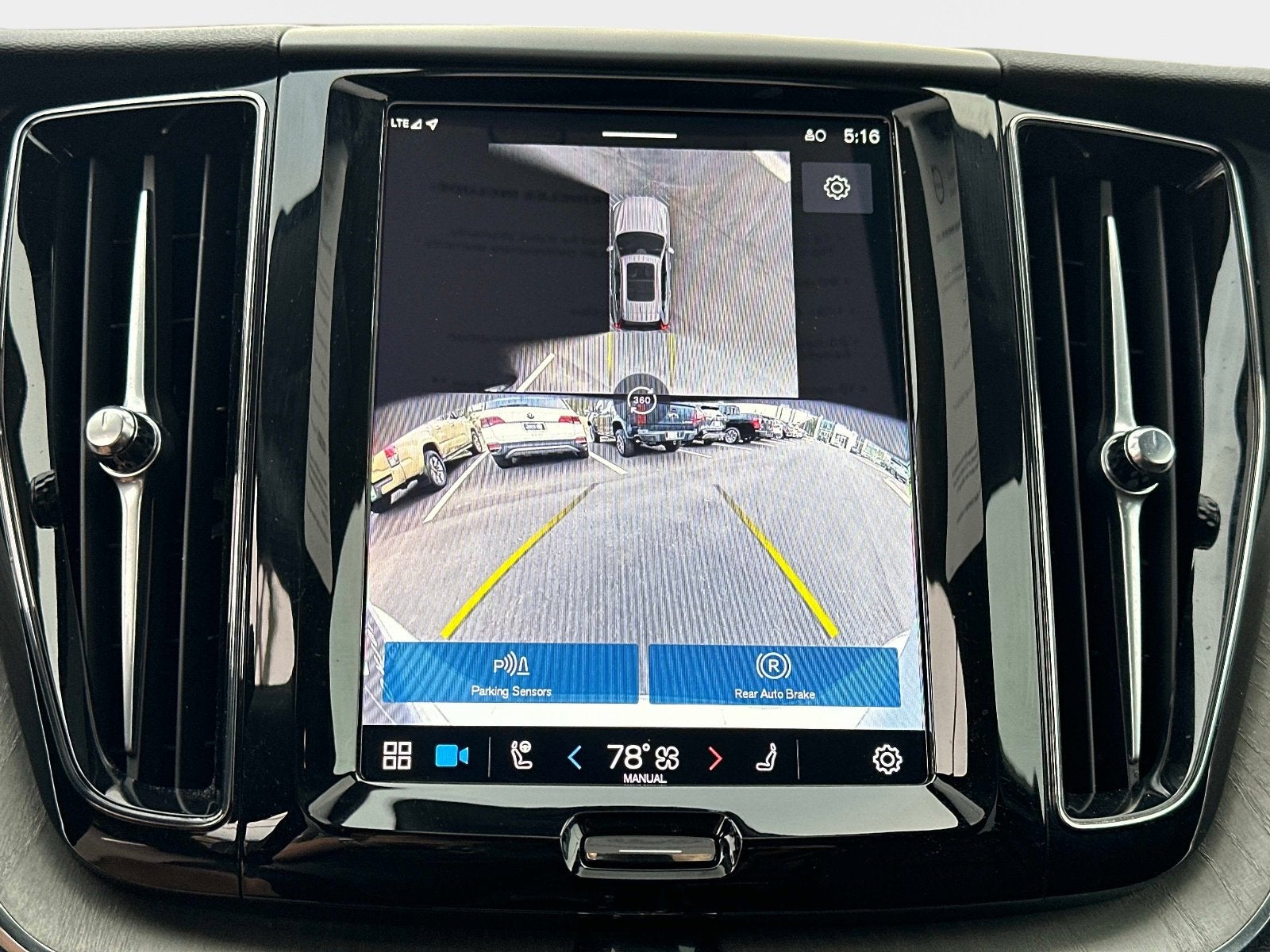 2025 Volvo XC60 Plus