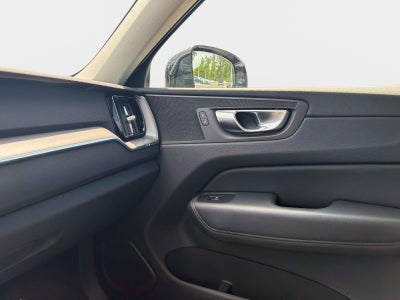2025 Volvo XC60 Core