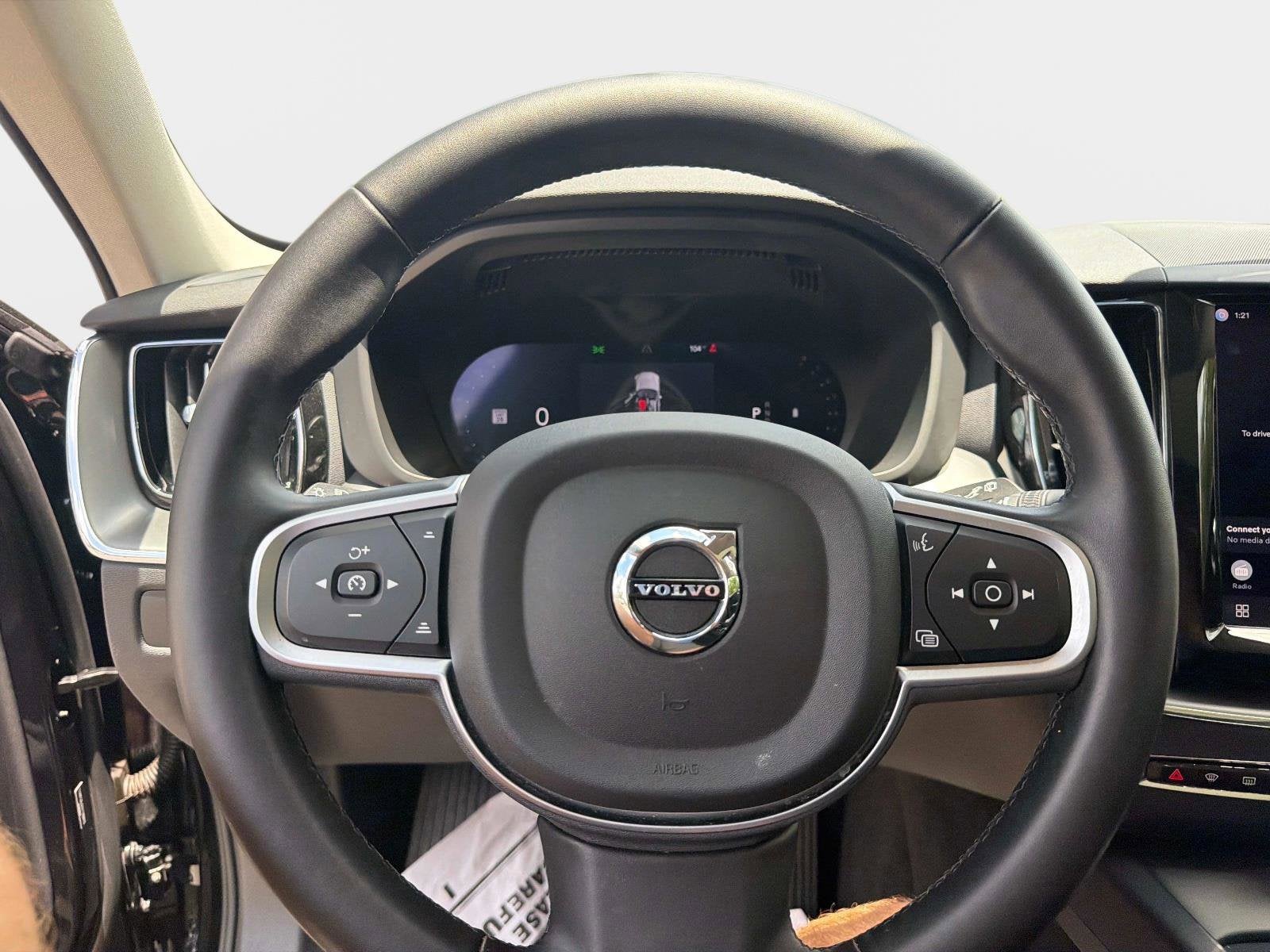 2025 Volvo XC60 Core