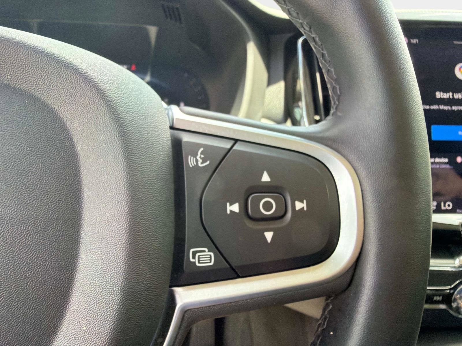 2025 Volvo XC60 Core