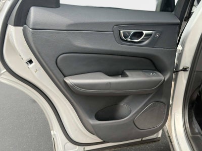 2025 Volvo XC60 Core