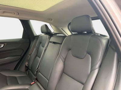 2025 Volvo XC60 Core