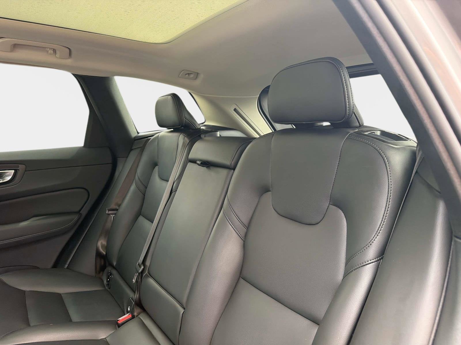 2025 Volvo XC60 Core