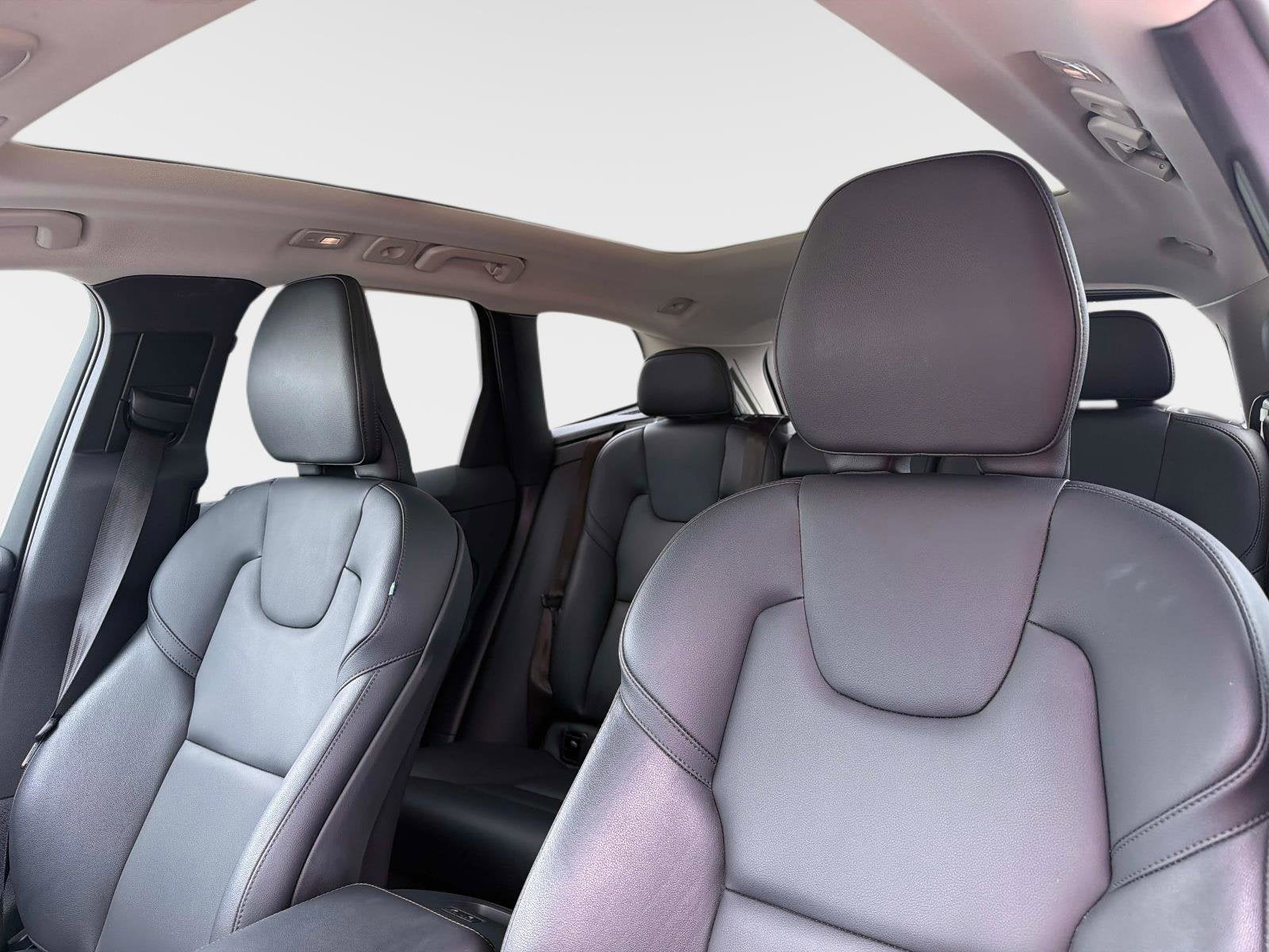 2025 Volvo XC60 Core