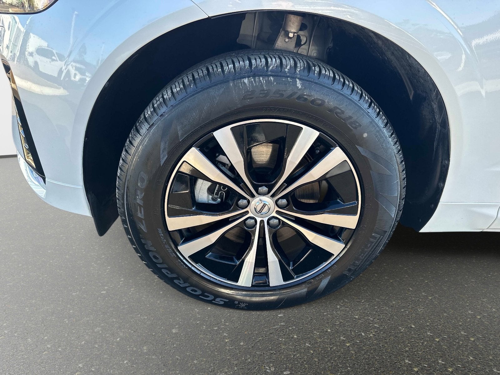 2025 Volvo XC60 Core