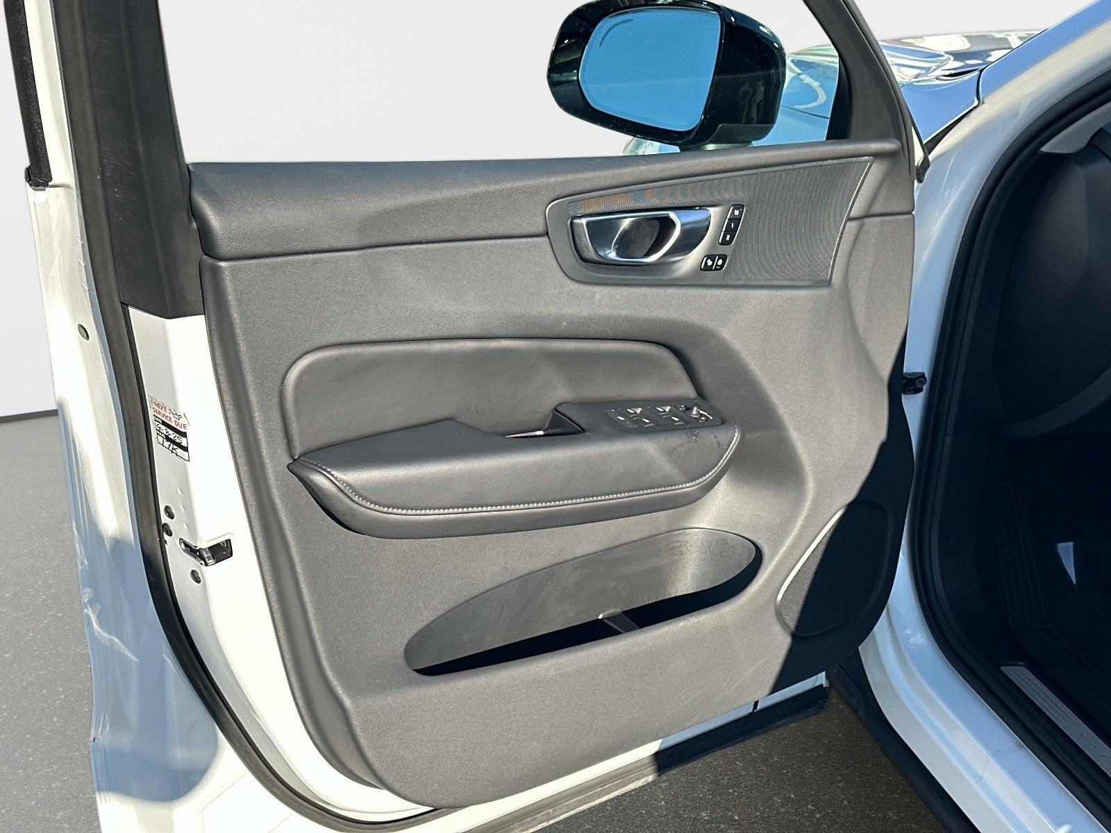 2025 Volvo XC60 Core